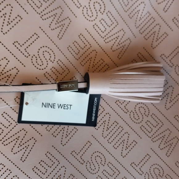 Tote - Picture 16 of 16